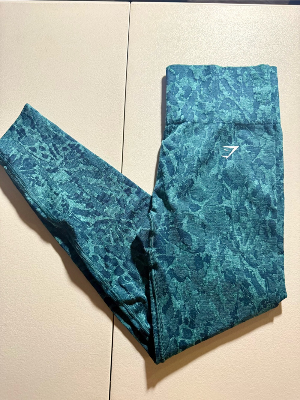 GYMshark ADAPT ANIMAL  LEGGINGS - Teal -  size -M - Picture 3 of 5